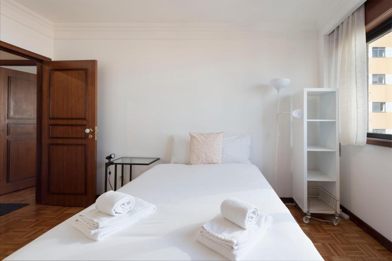 Lovelystay - Charming 3Br Flat W/ Free Parking In Devesas Vila Nova de Gaia Zewnętrze zdjęcie