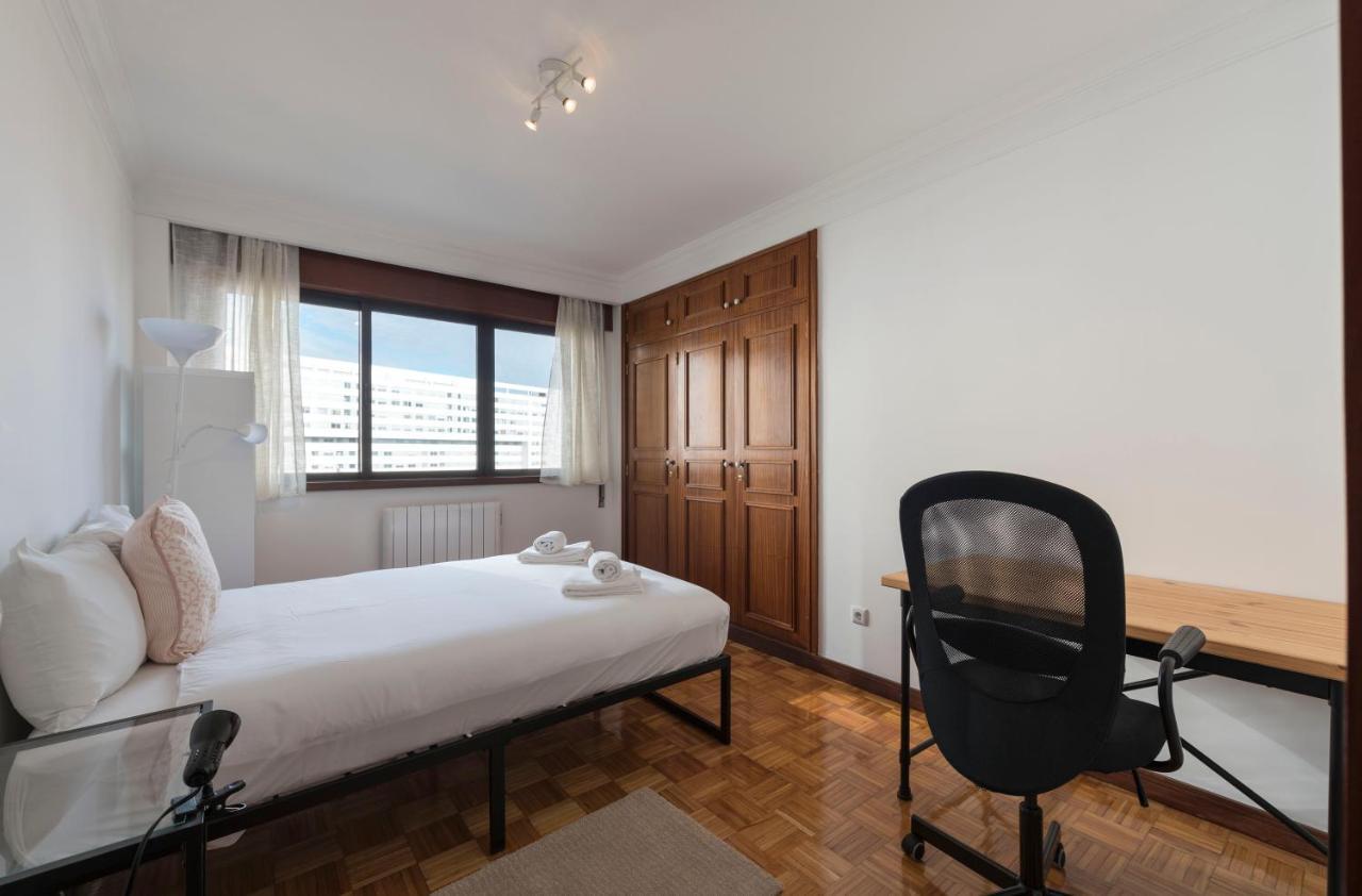 Lovelystay - Charming 3Br Flat W/ Free Parking In Devesas Vila Nova de Gaia Zewnętrze zdjęcie